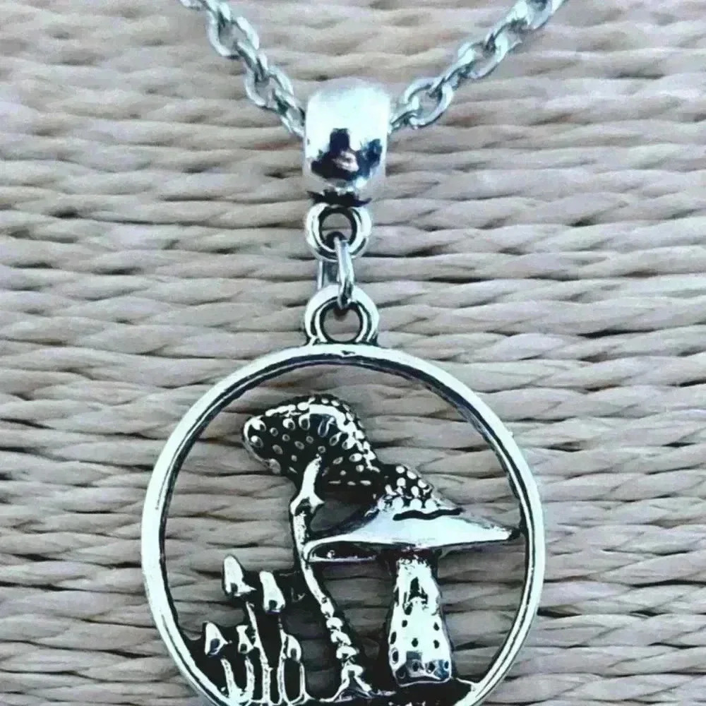 Alice in wonderland Mushroom Hot Necklace
